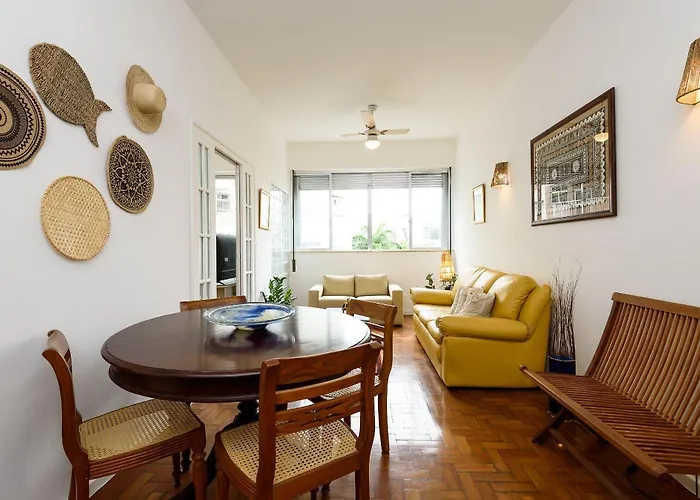 2 Quartos Em Copacabana Com Garagem | Bc 473/704 Rio de Janeiro